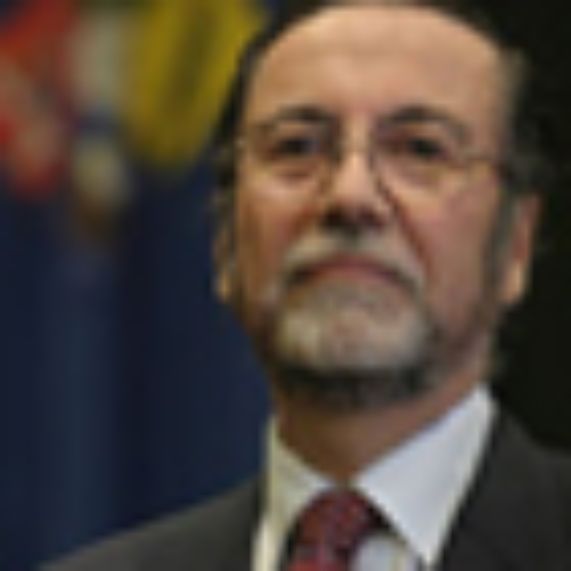 Rector Víctor Pérez Vera. 
